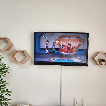 Teluk Panglima Garang Netflix Panda House 3B2R Rimbayu Kota Kemuning With Atari Games 아파트 외부 사진