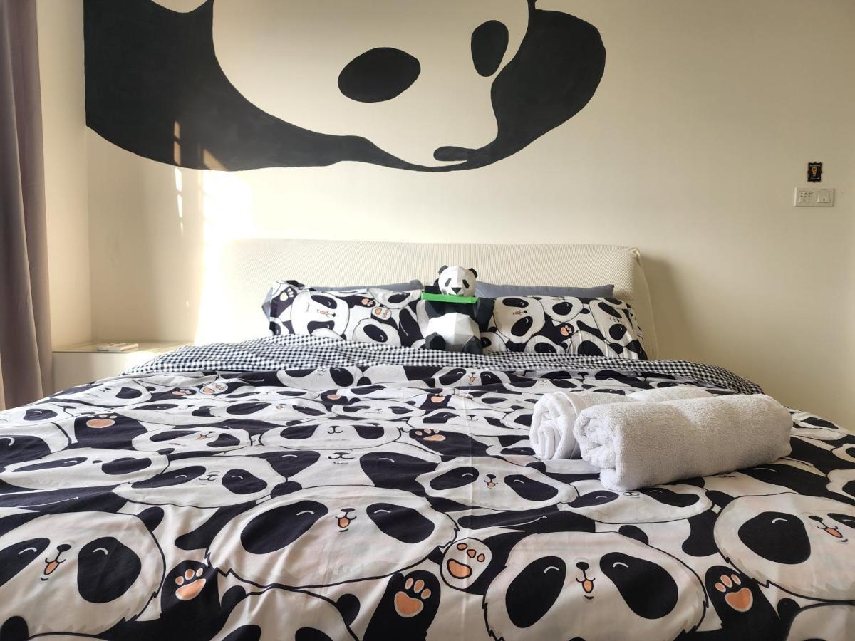 Teluk Panglima Garang Netflix Panda House 3B2R Rimbayu Kota Kemuning With Atari Games 아파트 외부 사진