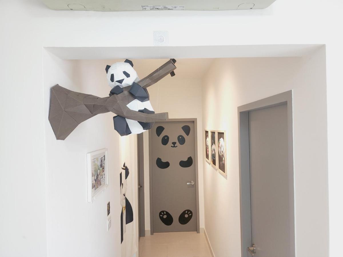 Teluk Panglima Garang Netflix Panda House 3B2R Rimbayu Kota Kemuning With Atari Games 아파트 외부 사진