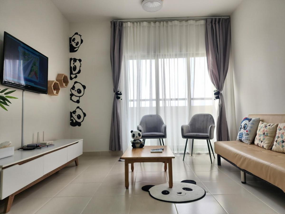 Teluk Panglima Garang Netflix Panda House 3B2R Rimbayu Kota Kemuning With Atari Games 아파트 외부 사진