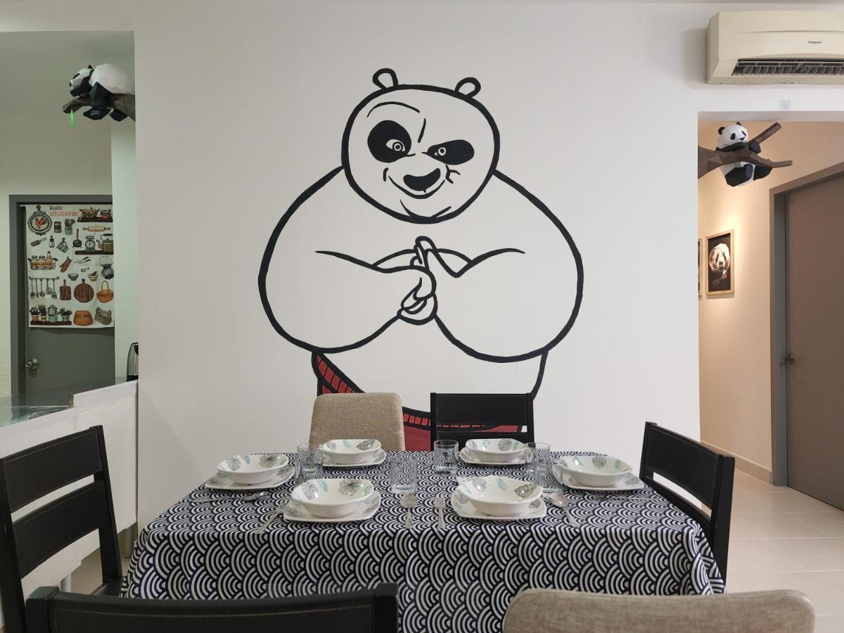 Teluk Panglima Garang Netflix Panda House 3B2R Rimbayu Kota Kemuning With Atari Games 아파트 외부 사진