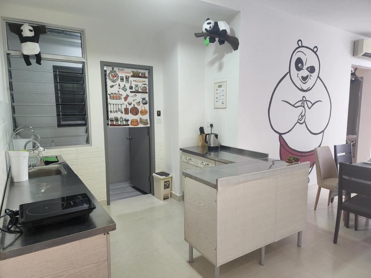 Teluk Panglima Garang Netflix Panda House 3B2R Rimbayu Kota Kemuning With Atari Games 아파트 외부 사진