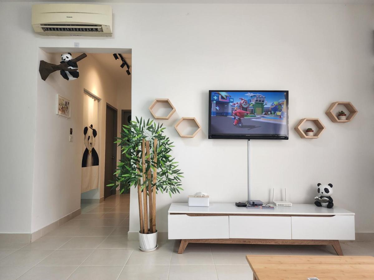 Teluk Panglima Garang Netflix Panda House 3B2R Rimbayu Kota Kemuning With Atari Games 아파트 외부 사진